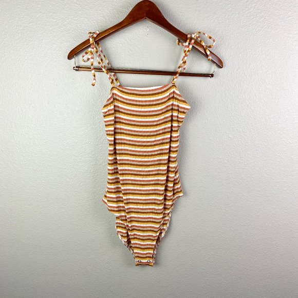 American Eagle Outfitters Other - 5/$35 Shoulder Tie American Eagle Bodysuit